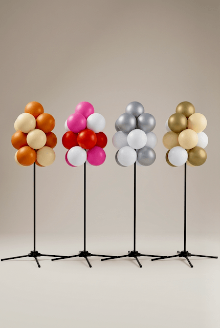 27 PMS-kleuren voor jubileumdecoratie uitgestald in zilver, goud, rood en wit