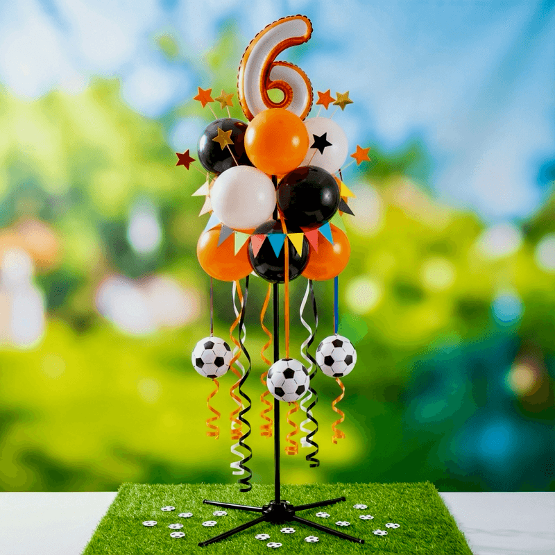Kleurrijke ballontrossen voor kindervoetbalfeest