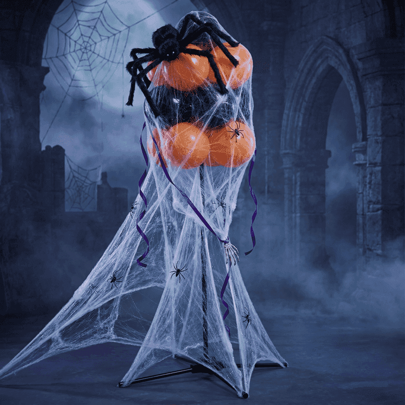 PilaMania staande ballontros gedecoreerd voor Halloween met grote decoratieve spin, uitgebreid spinnenweb en kleine spinnetjes — gothic-chic herbruikbare Halloween ballondecoratie