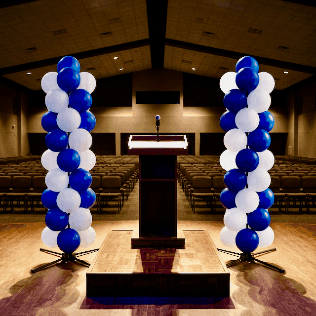 Ballondecoratie in schoolkleuren voor diploma-uitreiking